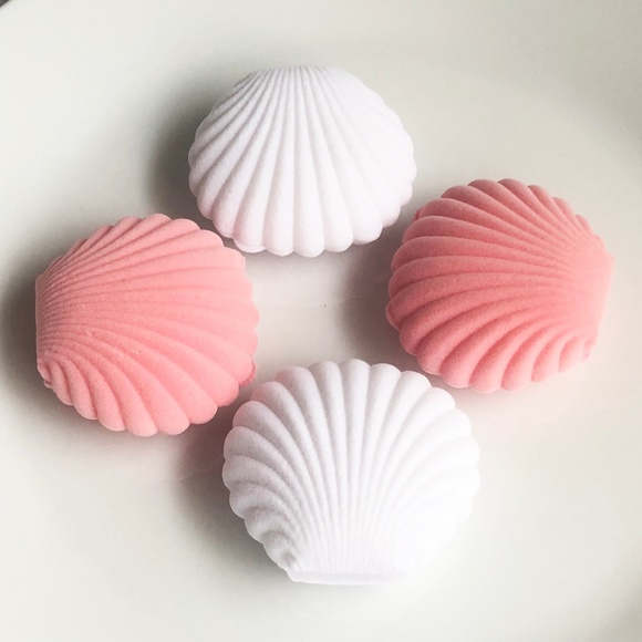 NEW 7mm Natural Freshwater Pearl Studs - Picture 7 of 7